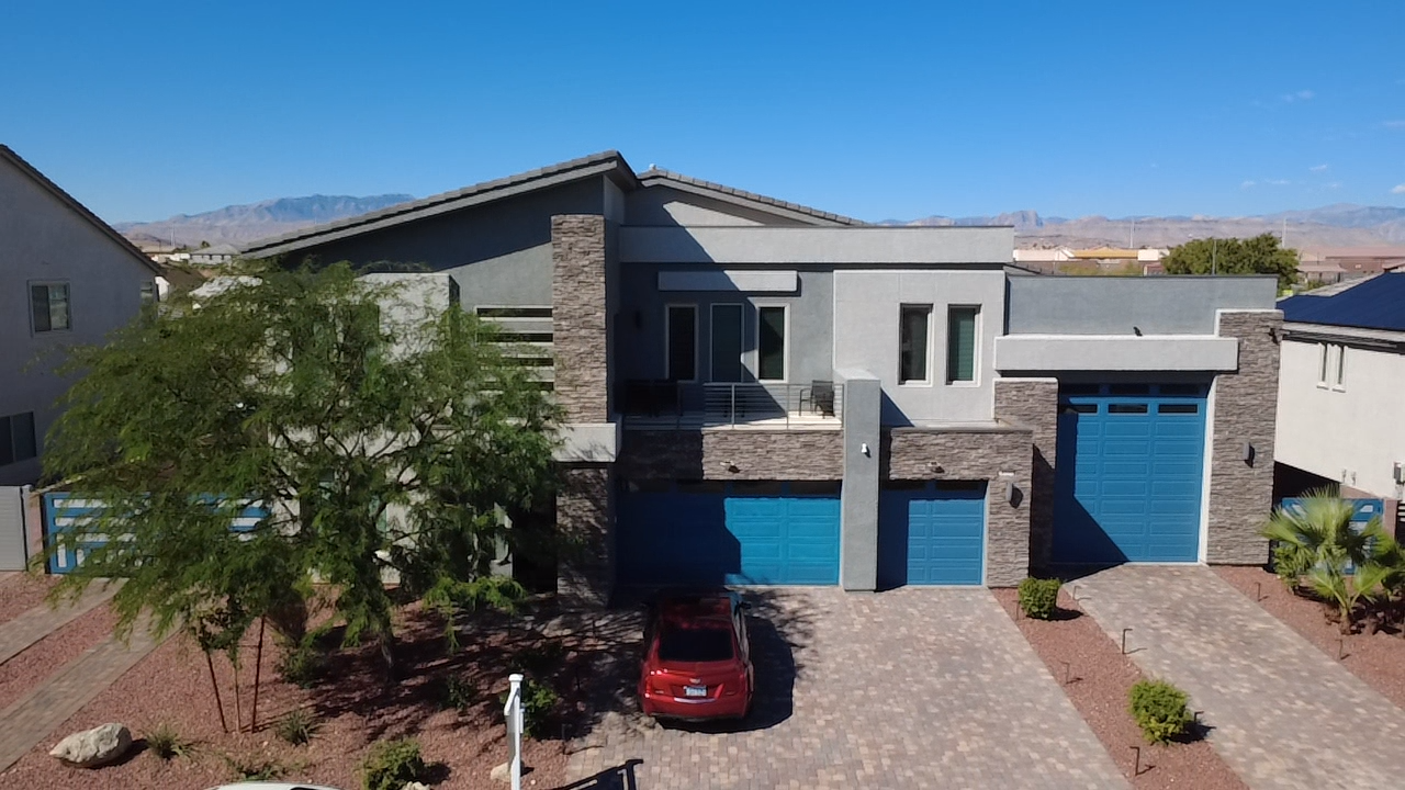 Example wide front-of-home photo